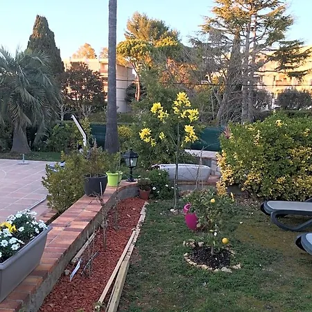فندق مبيت وإفطار Alessia أنتيب