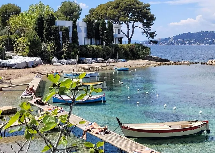 Oda ve Kahvaltı Alessia 4*